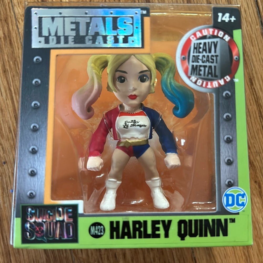 Harley Quinn Metals Die Cast Suicide Squad Figurine New In Box